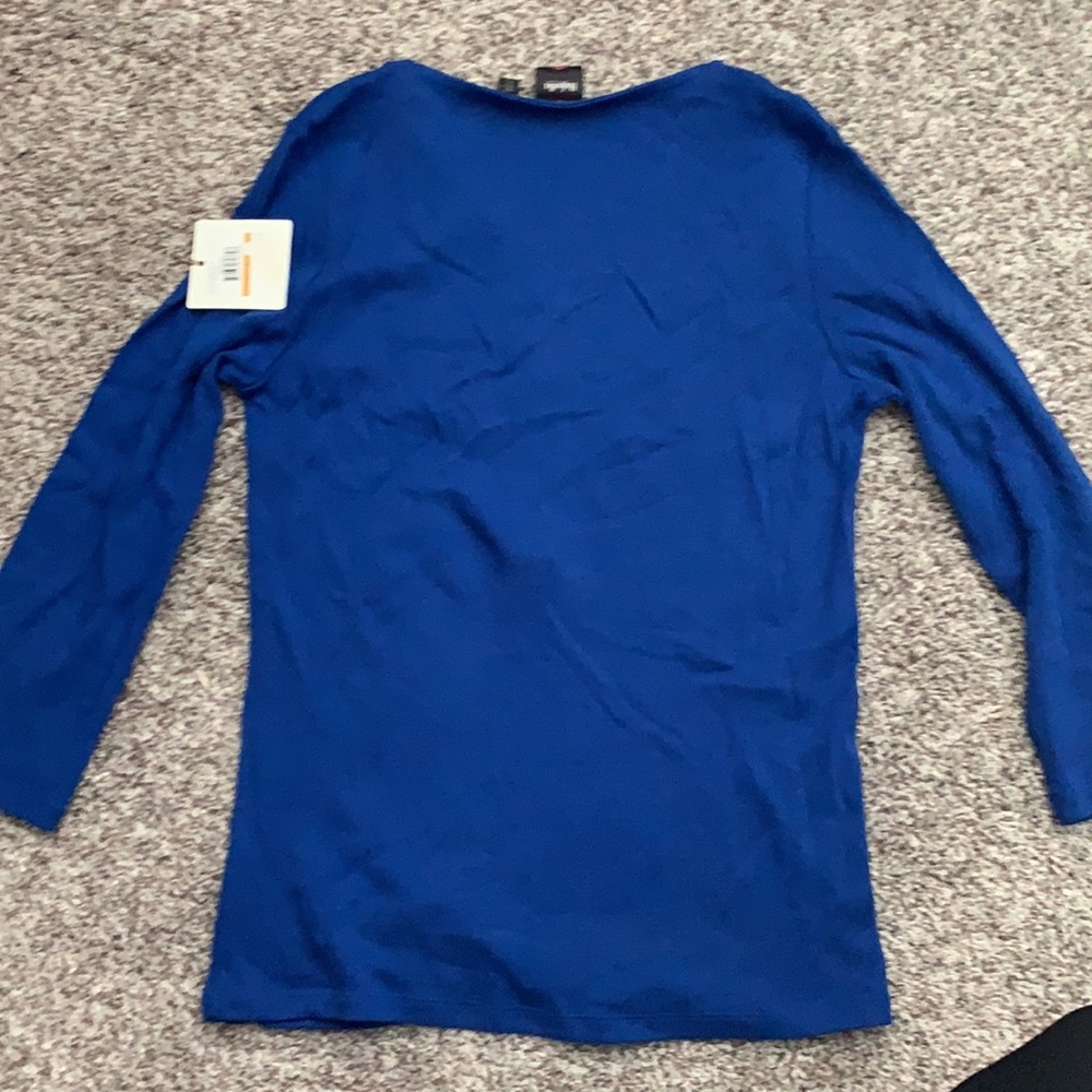 3/4 length top - Picture 2 of 3